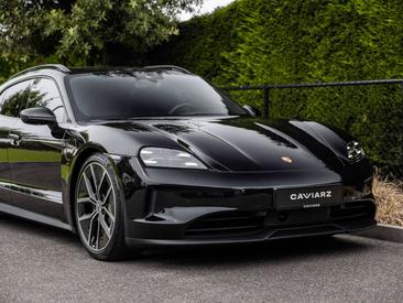 Porsche Taycan — photo 17