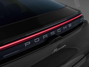 Porsche Macan — photo 23