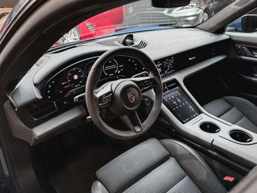 Porsche Taycan Turbo — photo 11