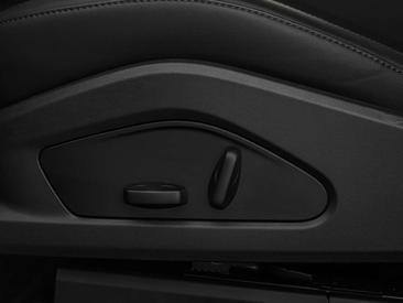 Porsche Macan — photo 24
