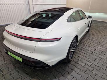 Porsche Taycan 4S — photo 3