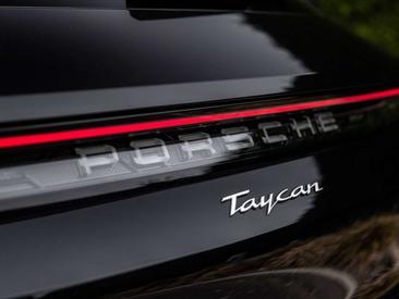 Porsche Taycan — photo 25