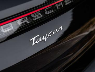 Porsche Taycan — photo 26