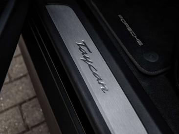 Porsche Taycan — photo 35