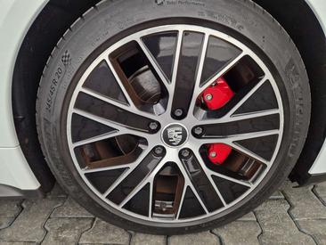 Porsche Taycan 4S — photo 8