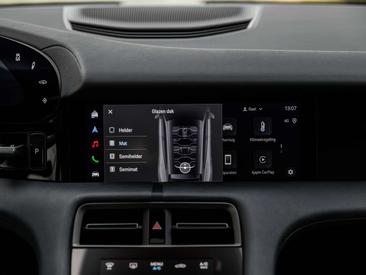Porsche Taycan — photo 44