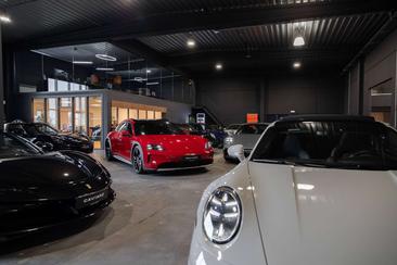 Porsche Taycan — photo 45