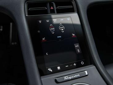 Porsche Taycan — photo 46