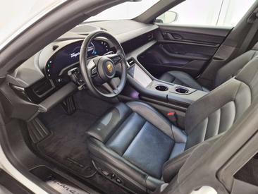 Porsche Taycan 4S — photo 9