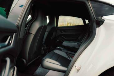 Porsche Taycan 4S — photo 23