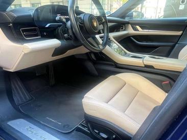 Porsche Taycan 4S — photo 16