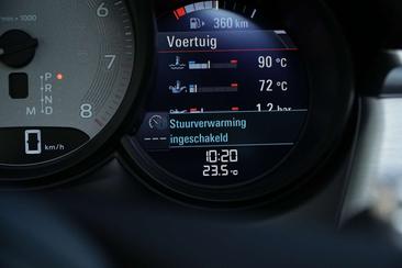 Porsche Macan S — photo 26