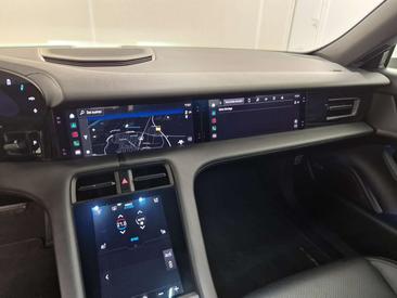Porsche Taycan 4S — photo 15