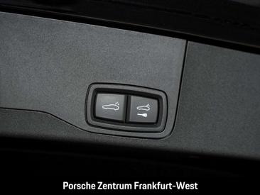 Porsche Taycan 4S — photo 32