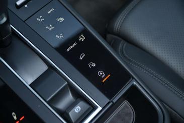Porsche Macan S — photo 29