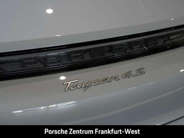 Porsche Taycan 4S — photo 7