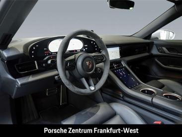 Porsche Taycan 4S — photo 11