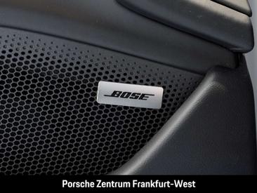 Porsche Taycan 4S — photo 12