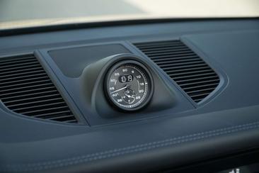 Porsche Macan S — photo 33