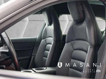 Porsche Taycan — photo 10