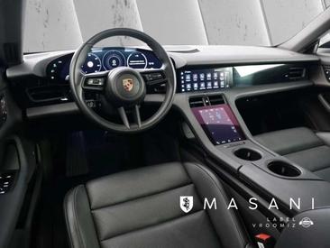 Porsche Taycan — photo 12