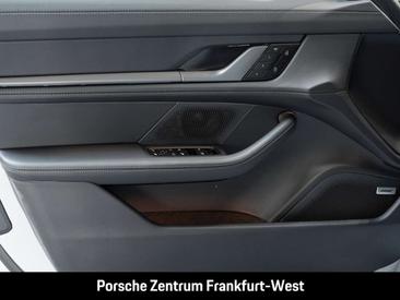 Porsche Taycan 4S — photo 29