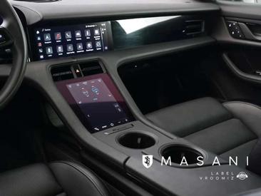 Porsche Taycan — photo 14