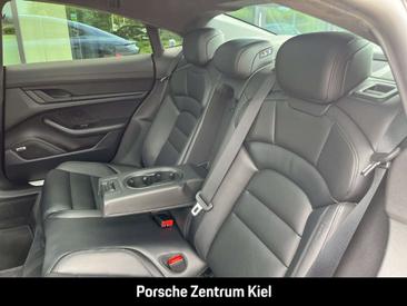 Porsche Taycan Turbo — photo 39