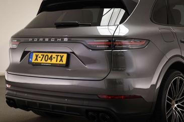 Porsche Cayenne III Base Platinum Edition — photo 23