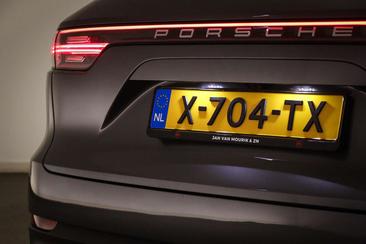 Porsche Cayenne III Base Platinum Edition — photo 25