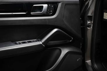 Porsche Cayenne III Base Platinum Edition — photo 28