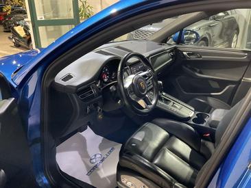 Porsche Macan Electrique Base — photo 4