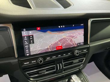 Porsche Macan Electrique Base — photo 8