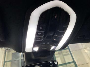 Porsche Macan Electrique Base — photo 10