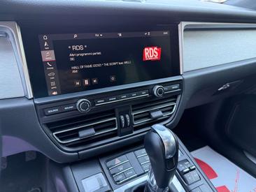 Porsche Macan Electrique S — photo 13