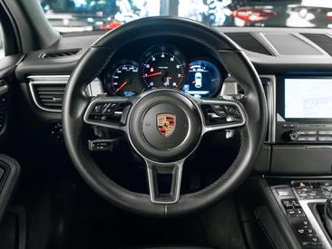 Porsche Macan Electrique Base — photo 12