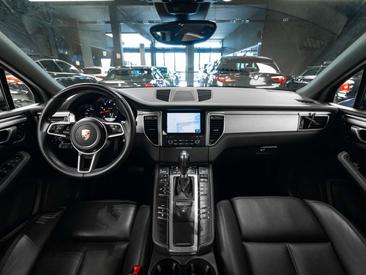Porsche Macan Electrique Base — photo 13