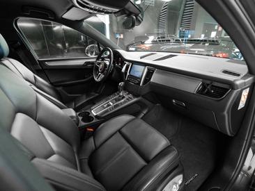 Porsche Macan Electrique Base — photo 16
