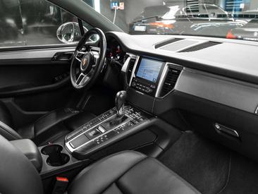 Porsche Macan Electrique Base — photo 19