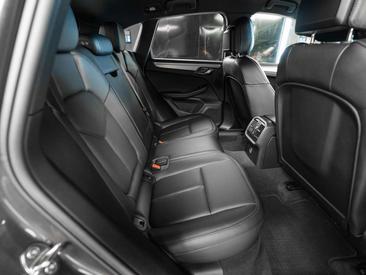 Porsche Macan Electrique Base — photo 20