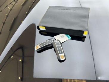 Porsche Taycan 4S — photo 15