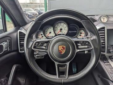 Porsche Cayenne III Turbo — photo 11