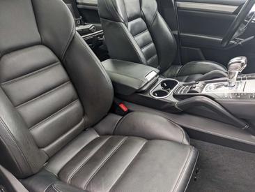 Porsche Cayenne III Turbo — photo 23