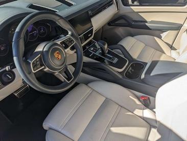 Porsche Cayenne III GTS — photo 9