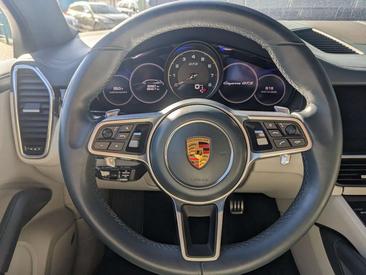 Porsche Cayenne III GTS — photo 11