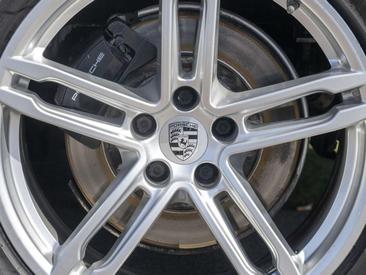Porsche Macan Electrique — photo 11