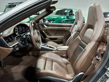 Porsche 992 I Carrera 4S — photo 8