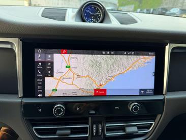 Porsche Macan Electrique Base — photo 9