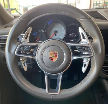 Porsche Macan Electrique S — photo 16