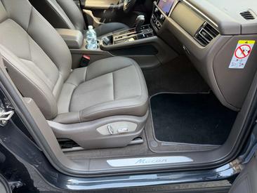 Porsche Macan Electrique Base — photo 14
